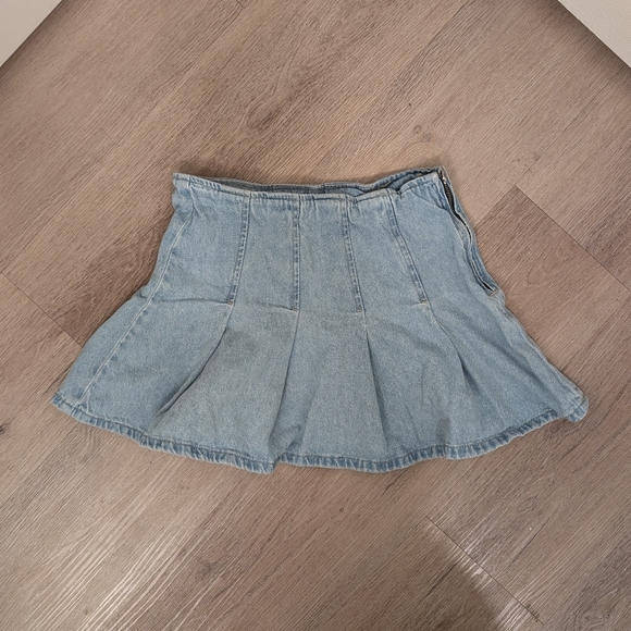 Zara Dresses & Skirts - Zara Mini Pleated Blue Denim Jeans Skirt